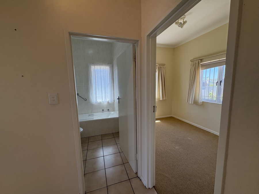To Let 2 Bedroom Property for Rent in Yzerfontein Western Cape